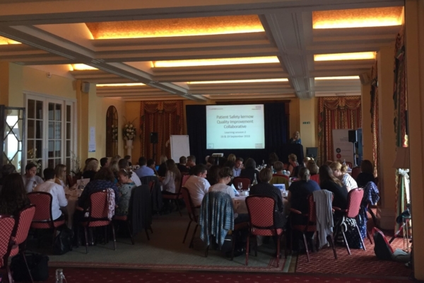 front projection 8 x 6 fast fold screen and drape kit front projection 8 x 6 fast fold screen and drape kit